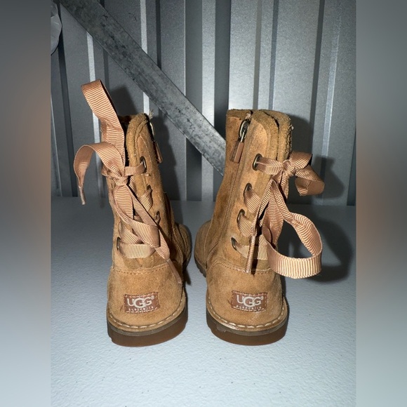Ugg girl boots size 9 - Picture 6 of 10